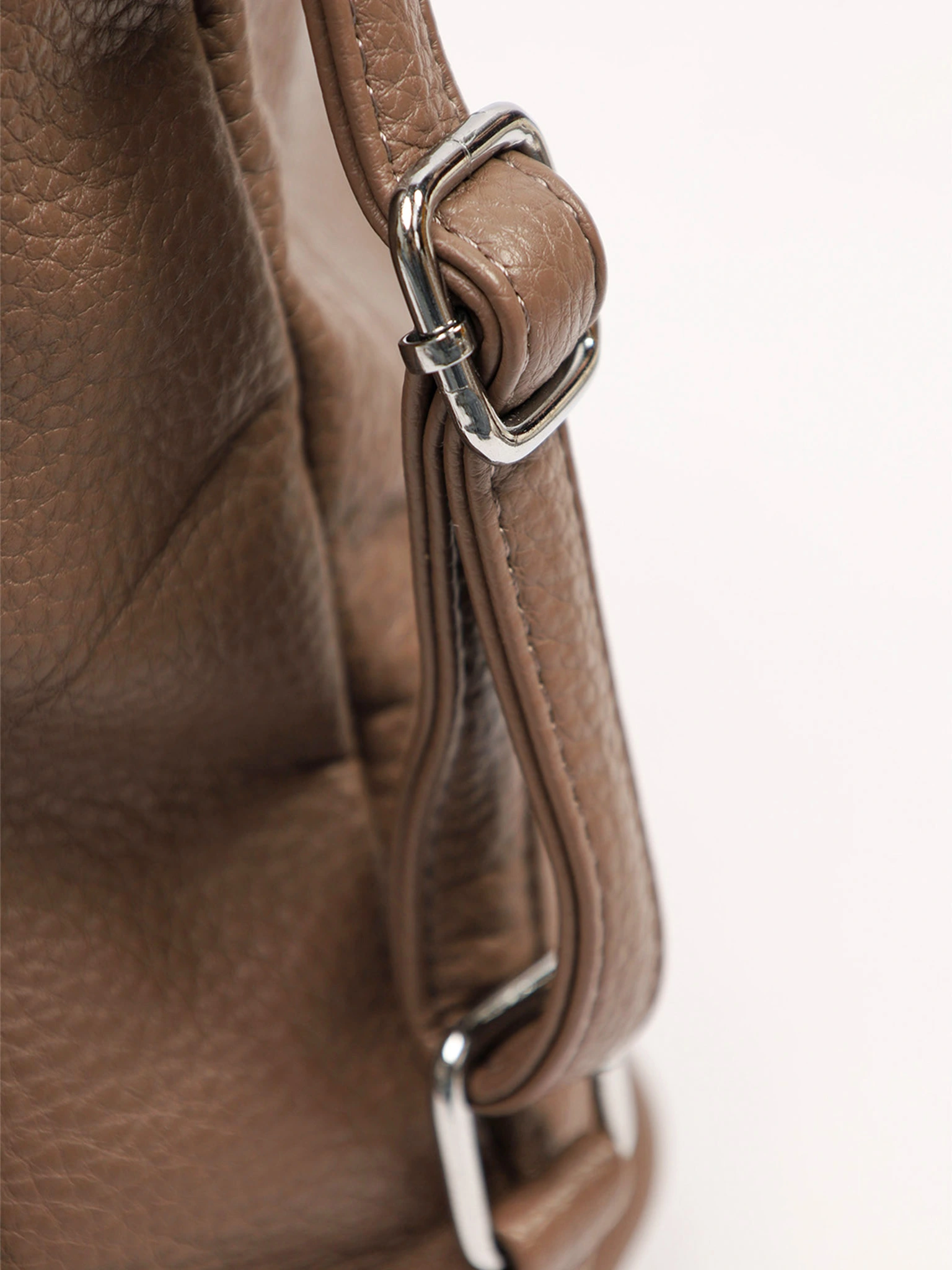 Сумка-шоппер с декоративными пуллерами в ассортименте